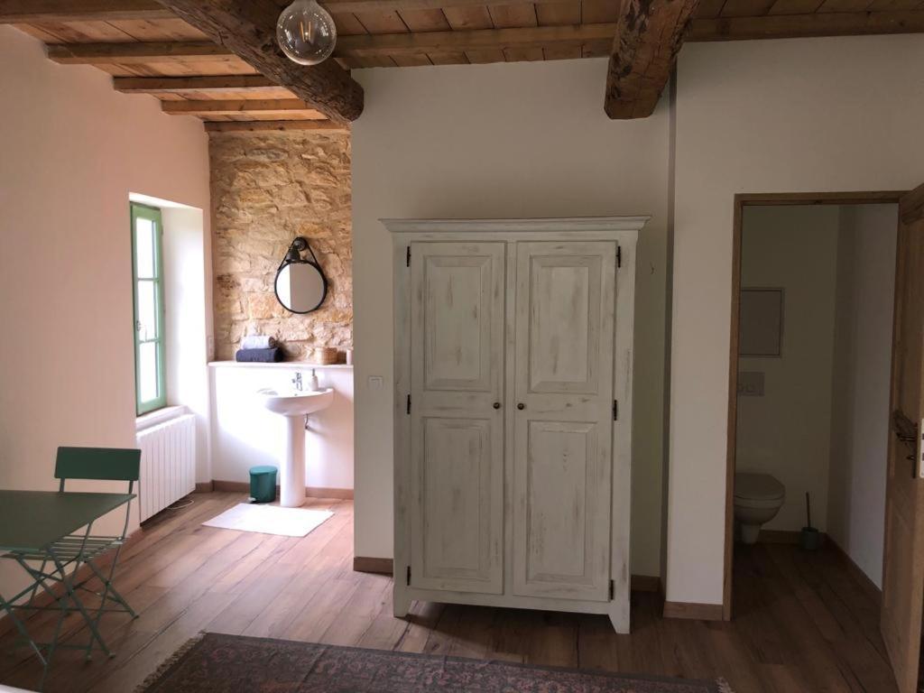 Chambre Du Tilleul - Charme, Confort Et Piscine Sigonce Dış mekan fotoğraf